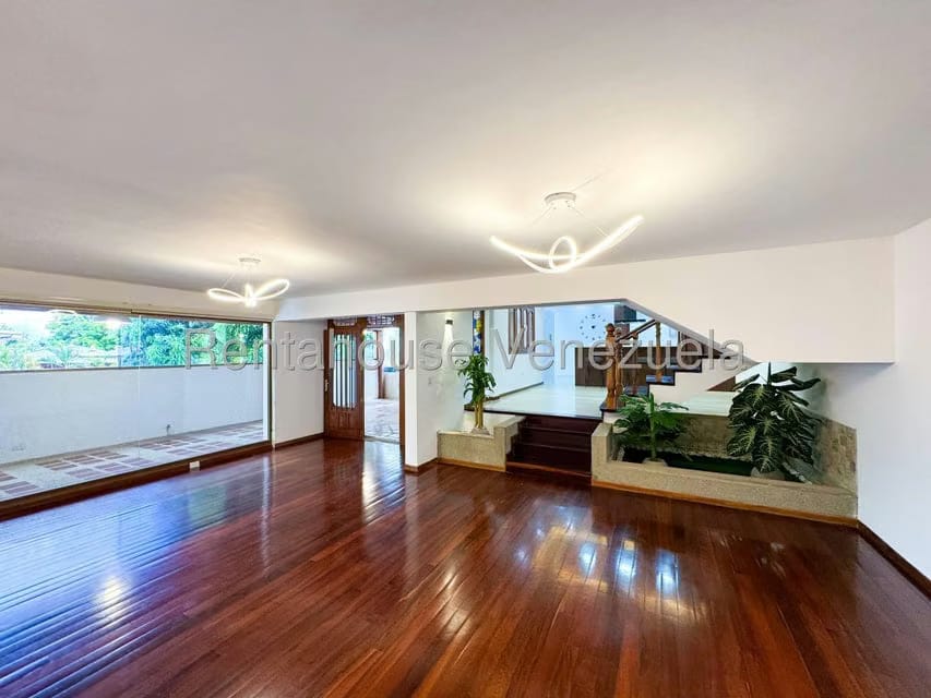 Casa (Duplex) en Venta en Prados del Este, Distrito Metropolitano - 15