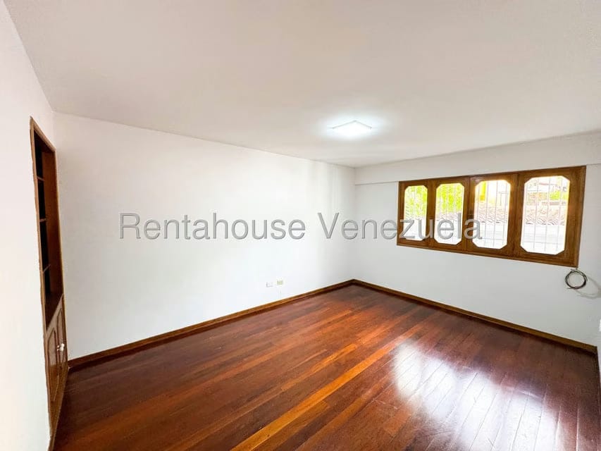 Casa (Duplex) en Venta en Prados del Este, Distrito Metropolitano - 22