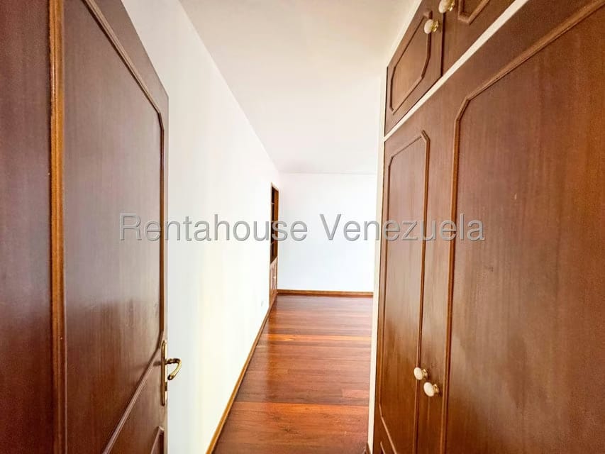 Casa (Duplex) en Venta en Prados del Este, Distrito Metropolitano - 23