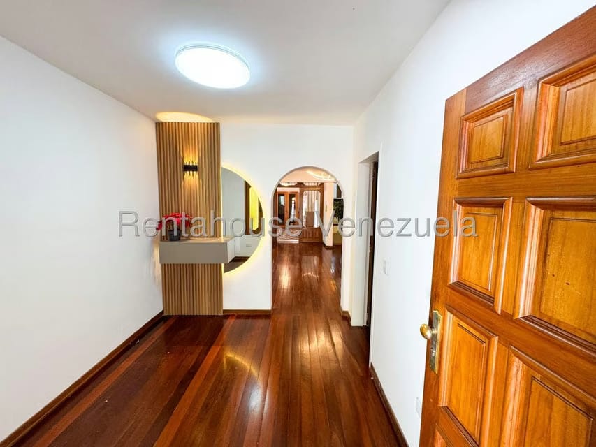 Casa (Duplex) en Venta en Prados del Este, Distrito Metropolitano - 24