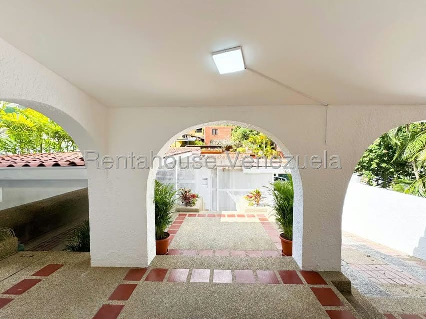 Casa (Duplex) en Venta en Prados del Este, Distrito Metropolitano - 25