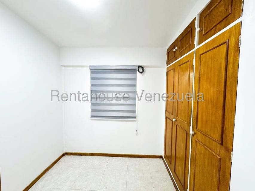 Casa (Duplex) en Venta en Prados del Este, Distrito Metropolitano - 32
