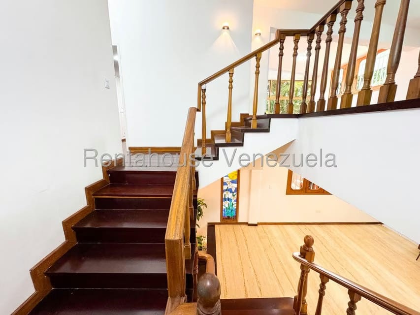 Casa (Duplex) en Venta en Prados del Este, Distrito Metropolitano - 34