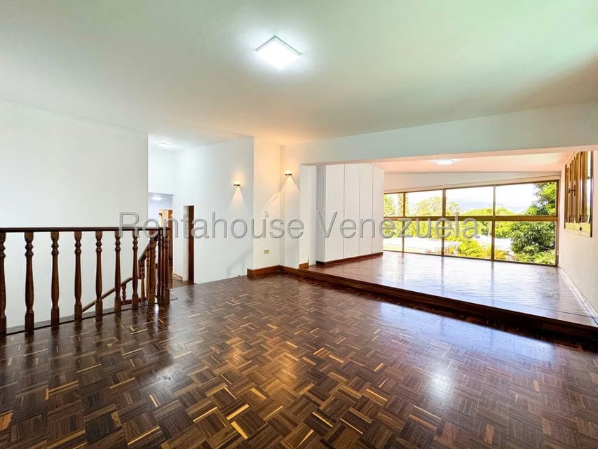 Casa (Duplex) en Venta en Prados del Este, Distrito Metropolitano - 39