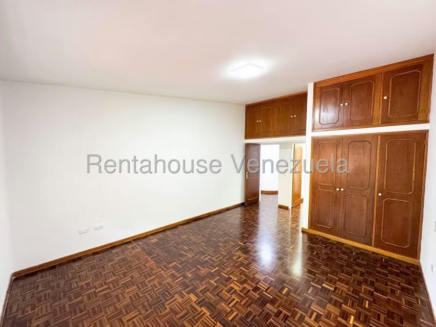 Casa (Duplex) en Venta en Prados del Este, Distrito Metropolitano - 52