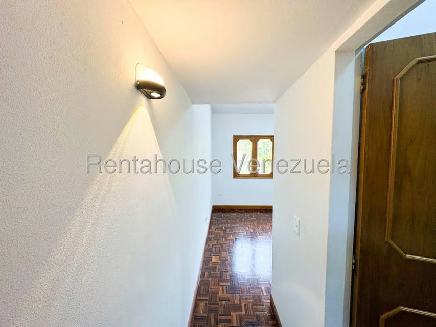 Casa (Duplex) en Venta en Prados del Este, Distrito Metropolitano - 59