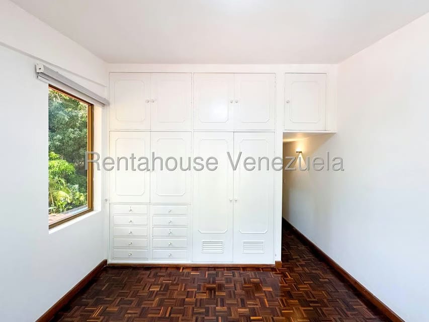 Casa (Duplex) en Venta en Prados del Este, Distrito Metropolitano - 64