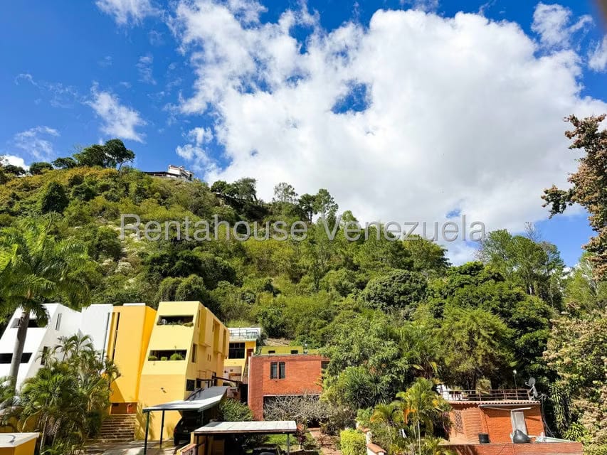 Casa (Duplex) en Venta en Prados del Este, Distrito Metropolitano - 65