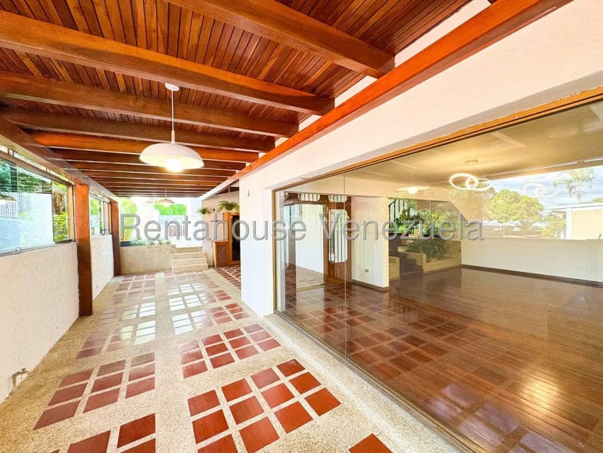 Casa (Duplex) en Venta en Prados del Este, Distrito Metropolitano - 72