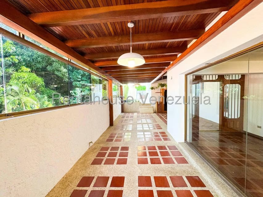 Casa (Duplex) en Venta en Prados del Este, Distrito Metropolitano - 76