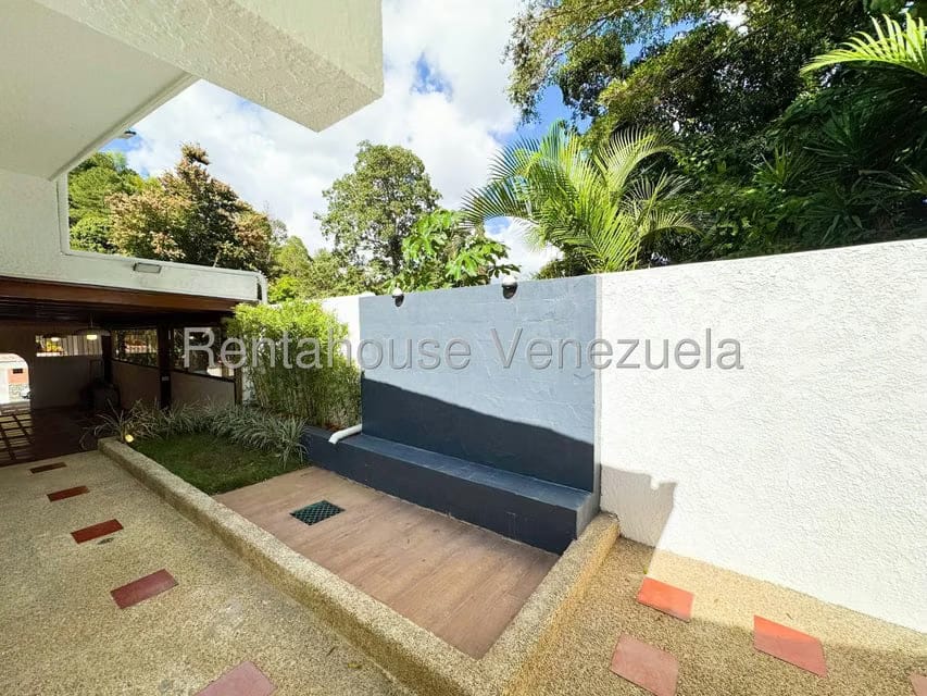 Casa (Duplex) en Venta en Prados del Este, Distrito Metropolitano - 77