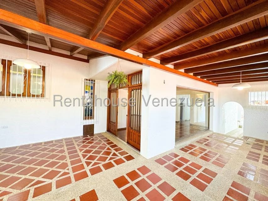 Casa (Duplex) en Venta en Prados del Este, Distrito Metropolitano - 79