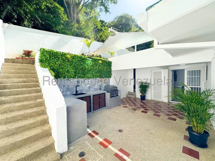 Casa (Duplex) en Venta en Prados del Este, Distrito Metropolitano - 81