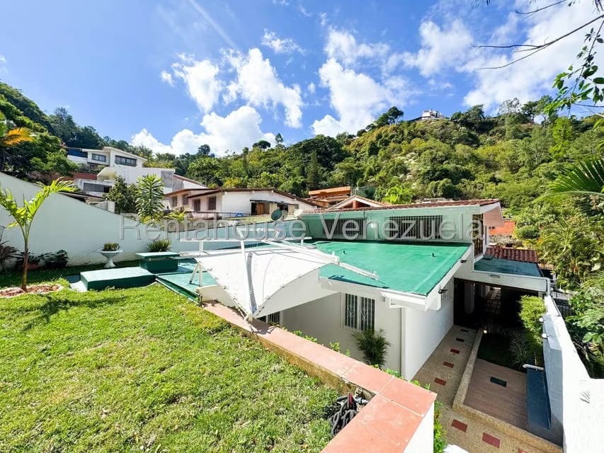 Casa (Duplex) en Venta en Prados del Este, Distrito Metropolitano - 87