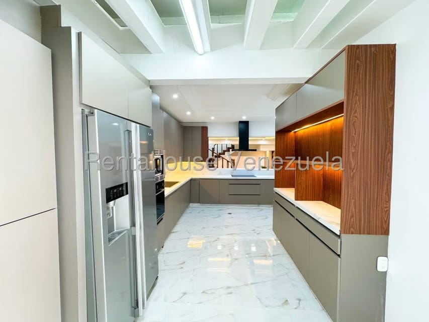 Casa (Duplex) en Venta en Prados del Este, Distrito Metropolitano - 10