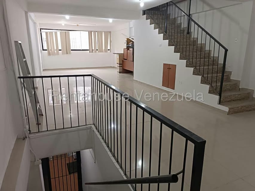 Comercial (Local Comercial) en Venta en Parroquia Altagracia, Distrito Metropolitano - 2