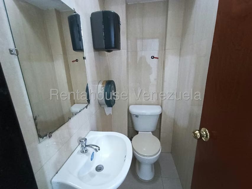 Comercial (Local Comercial) en Venta en Parroquia Altagracia, Distrito Metropolitano - 15