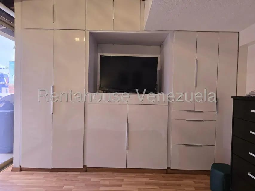 Apartamento (1 Nivel) en Alquiler en El Rosal, Distrito Metropolitano - 12