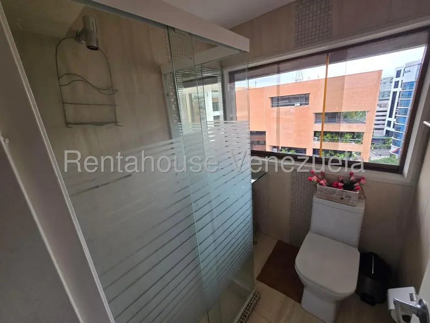 Apartamento (1 Nivel) en Alquiler en El Rosal, Distrito Metropolitano - 17