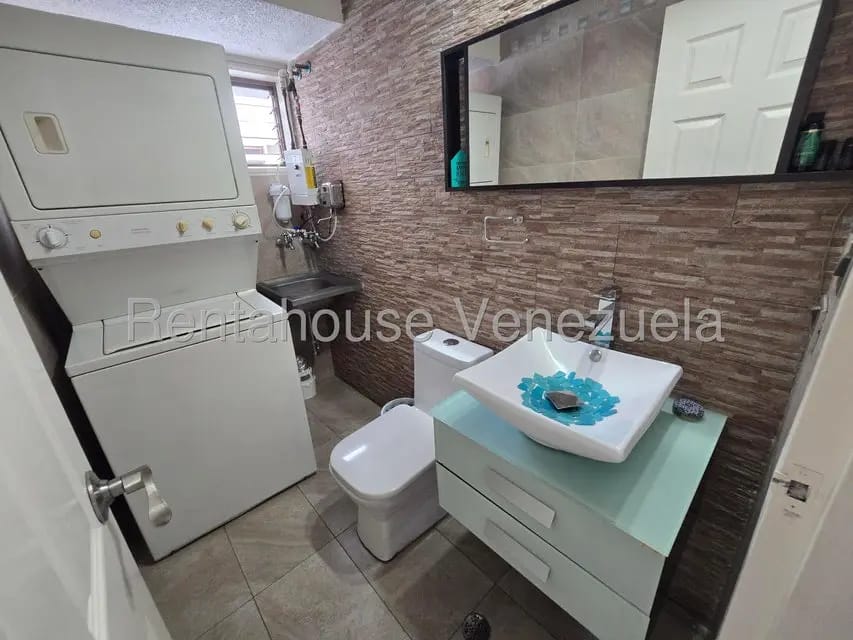 Apartamento (1 Nivel) en Alquiler en El Rosal, Distrito Metropolitano - 19