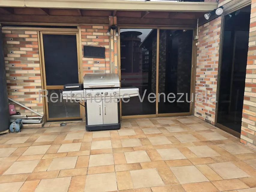 Apartamento (1 Nivel) en Alquiler en El Rosal, Distrito Metropolitano - 22