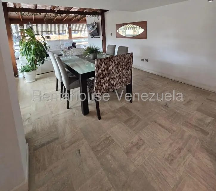 Apartamento (1 Nivel) en Alquiler en El Rosal, Distrito Metropolitano - 5