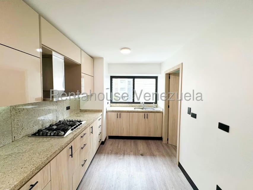 Apartamento (1 Nivel) en Venta en Los Chorros, Distrito Metropolitano - 11