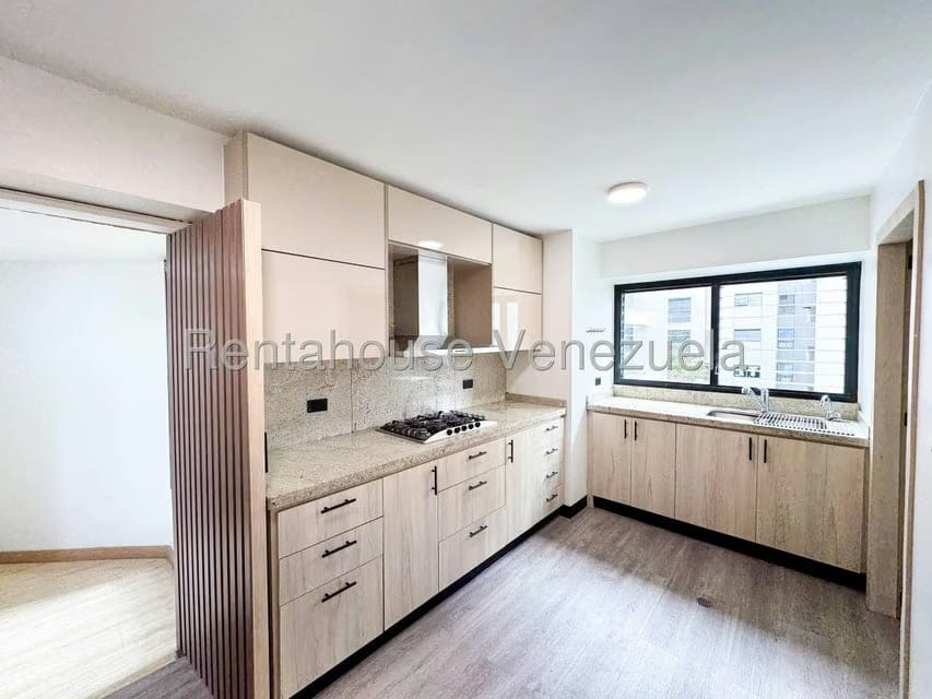 Apartamento (1 Nivel) en Venta en Los Chorros, Distrito Metropolitano - 12