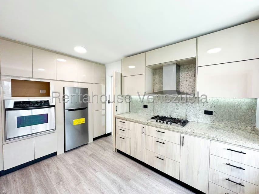 Apartamento (1 Nivel) en Venta en Los Chorros, Distrito Metropolitano - 13