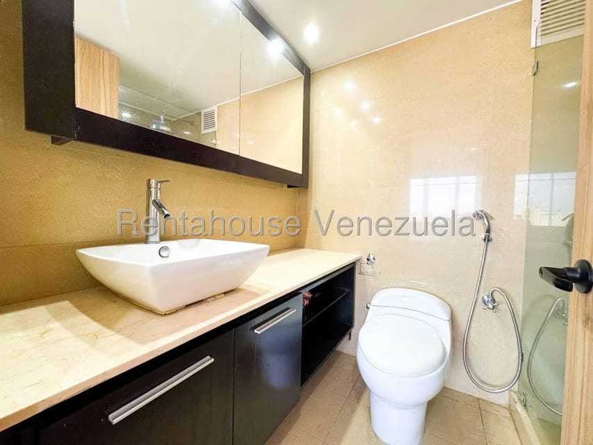 Apartamento (1 Nivel) en Venta en Los Chorros, Distrito Metropolitano - 22