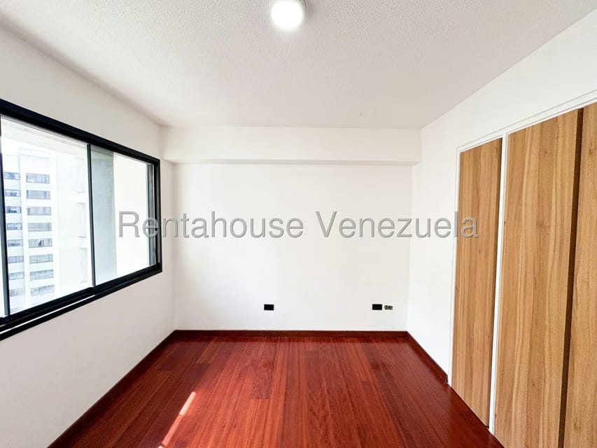 Apartamento (1 Nivel) en Venta en Los Chorros, Distrito Metropolitano - 26