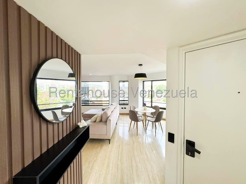 Apartamento (1 Nivel) en Venta en Los Chorros, Distrito Metropolitano - 32