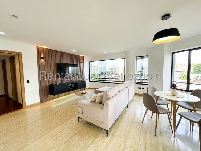 Apartamento (1 Nivel) en Venta en Los Chorros, Distrito Metropolitano - 36