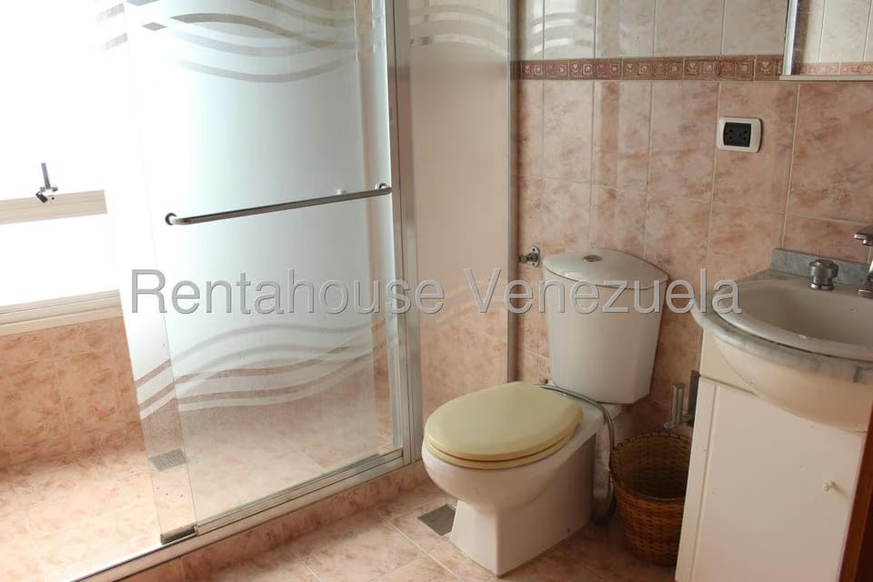 Casa (Duplex) en Venta en Club de Campo, Miranda - 24