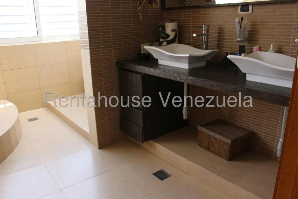 Casa (Duplex) en Venta en Club de Campo, Miranda - 29