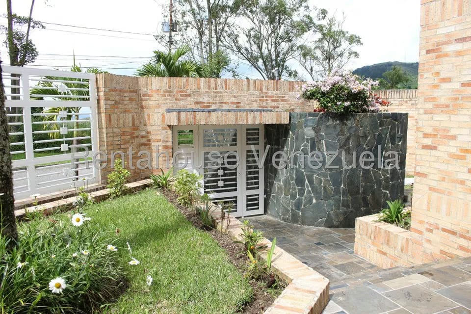 Casa (Duplex) en Venta en Club de Campo, Miranda - 6