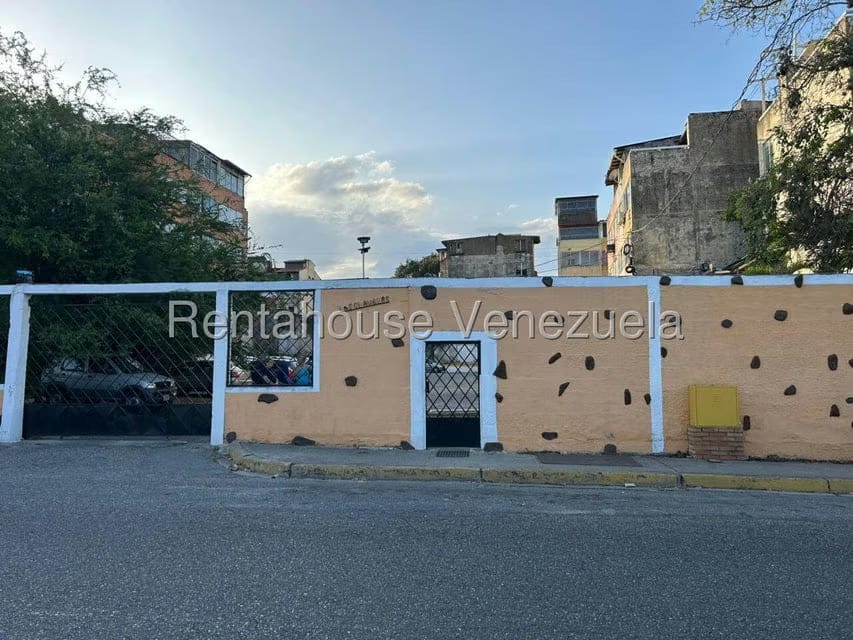 Apartamento (Duplex) en Venta en Almarriera, Lara - 16