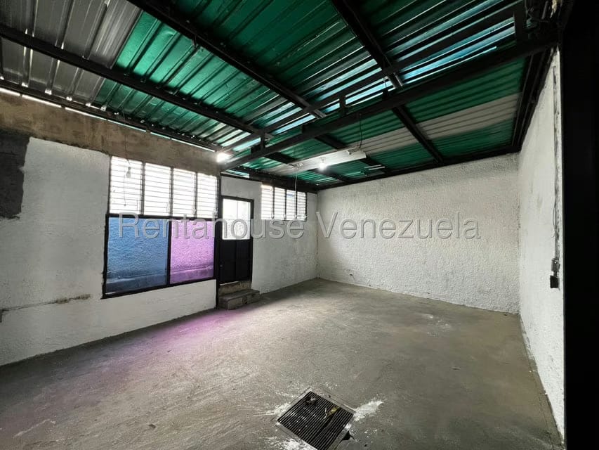 Comercial (Galpon - Deposito) en Alquiler en Centro, Lara - 13