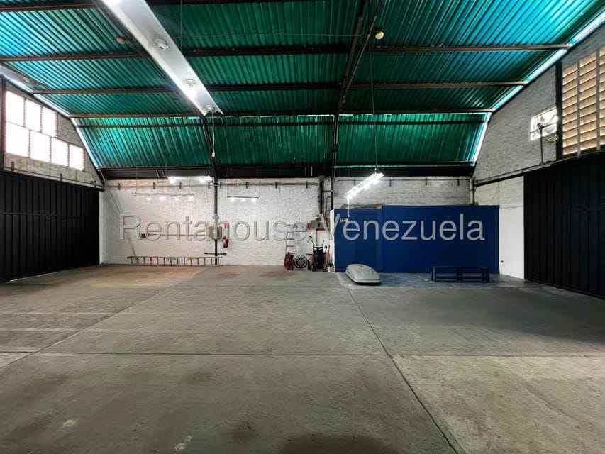 Comercial (Galpon - Deposito) en Alquiler en Centro, Lara - 14
