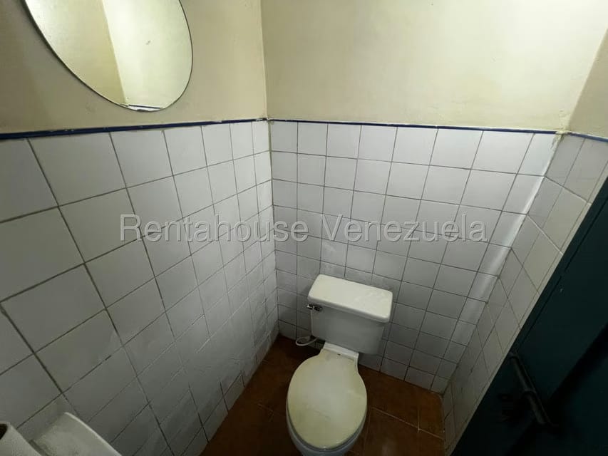 Comercial (Galpon - Deposito) en Alquiler en Centro, Lara - 17