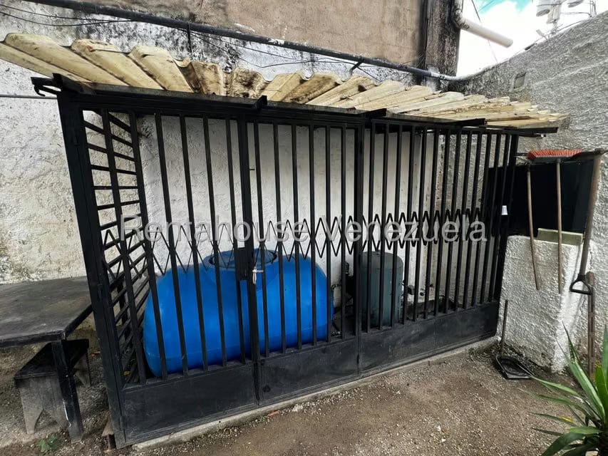 Comercial (Galpon - Deposito) en Alquiler en Centro, Lara - 24