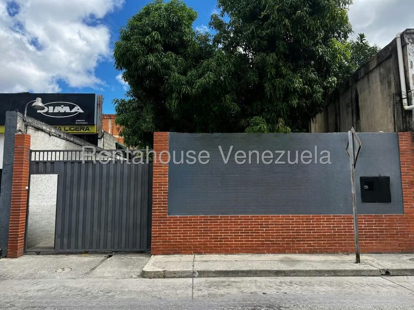 Comercial (Galpon - Deposito) en Alquiler en Centro, Lara - 25