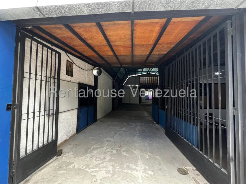 Comercial (Galpon - Deposito) en Alquiler en Centro, Lara - 6