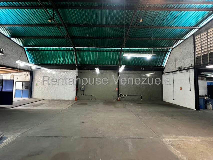 Comercial (Galpon - Deposito) en Alquiler en Centro, Lara - 9