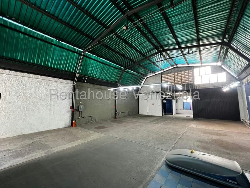 Comercial (Galpon - Deposito) en Alquiler en Centro, Lara - 10