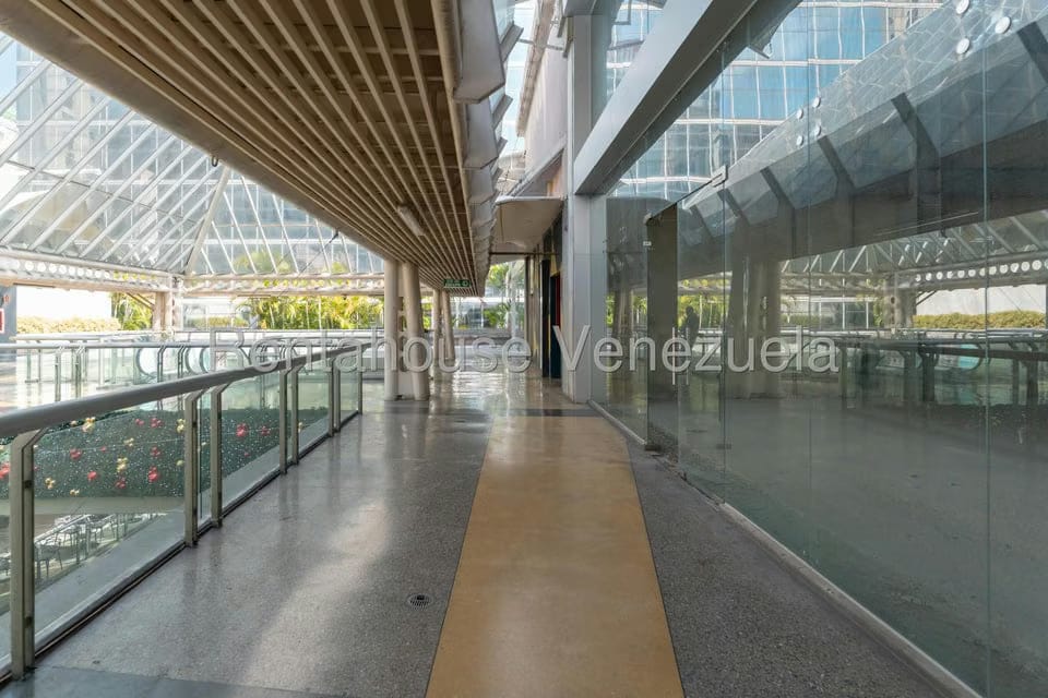 Comercial (Local Comercial) en Venta en Sabana Grande, Distrito Metropolitano - 3