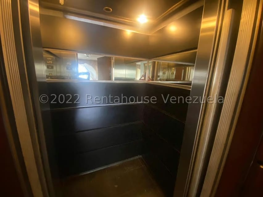 Apartamento (1 Nivel) en Venta en Los Caobos, Distrito Metropolitano - 2