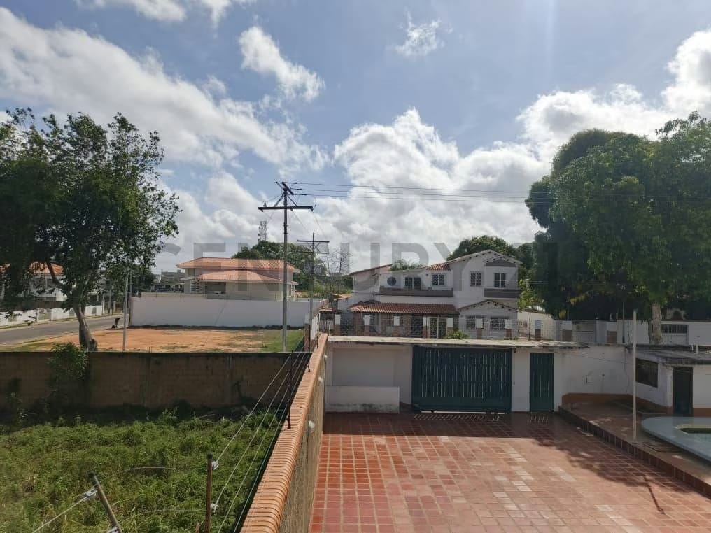 Casa Quinta en la Exclusiva Avenida Táchira de Ciudad Bolívar - 21