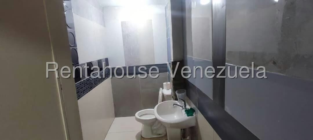 Comercial (Local Comercial) en Venta en San Martin, Distrito Metropolitano - 10