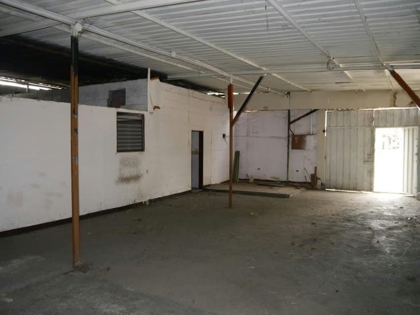 Comercial (Galpon - Deposito) en Venta en Centro, Lara - 23